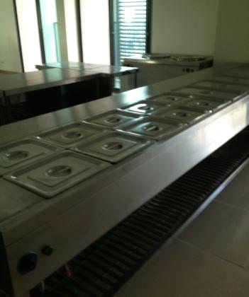 Thiết bị giữ nóng thức ăn nhiều khay