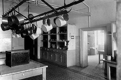 Các thiết bị bếp công nghiệp không thể thiếu trong hệ thống bếp nhà hàng